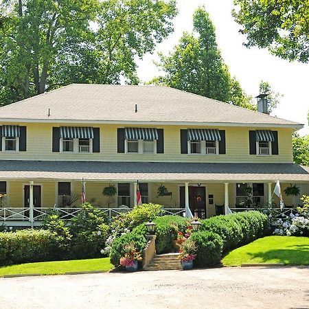 Orchard Inn Saluda Exterior photo