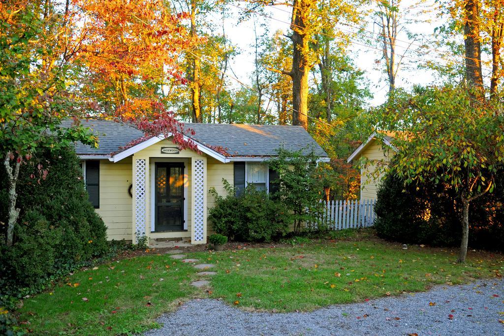 Orchard Inn Saluda Exterior photo