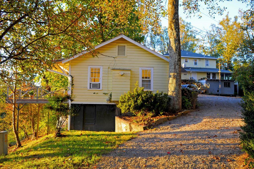 Orchard Inn Saluda Exterior photo